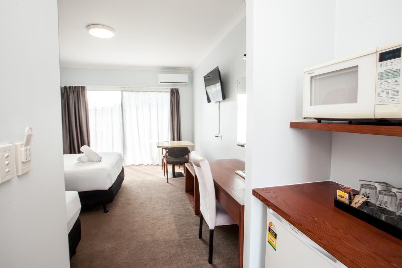 Springwood Motor Inn Room photo