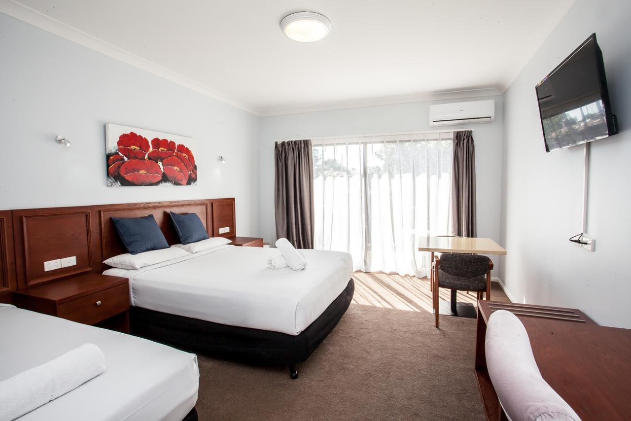 Springwood Motor Inn Room photo